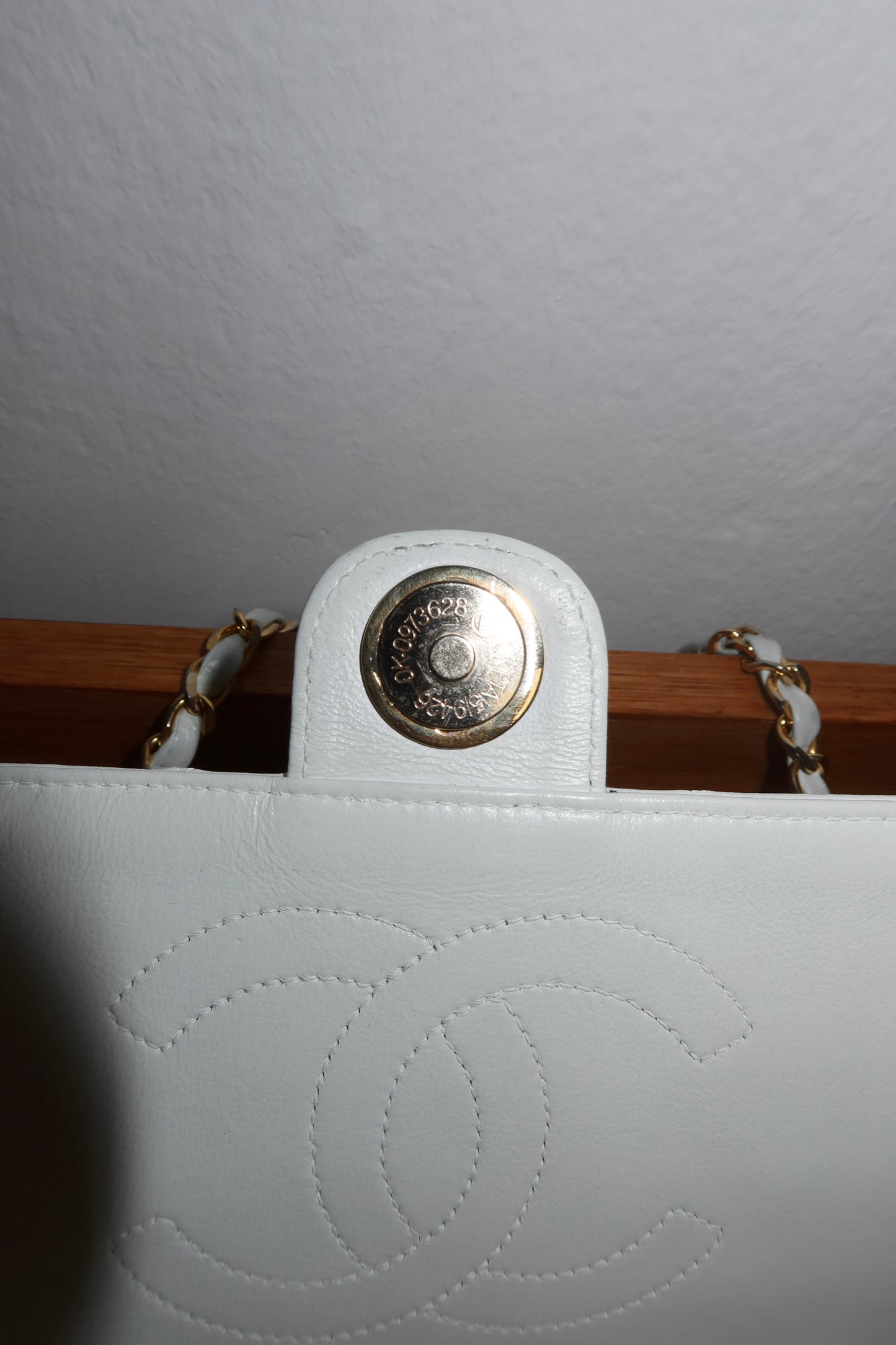 CHANEL 80s SINGLE FLAP BAG CREAM