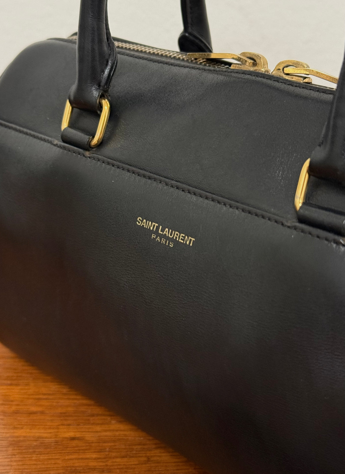 YSL Classic Baby Duffle Bag – detail ražby Saint Laurent Paris