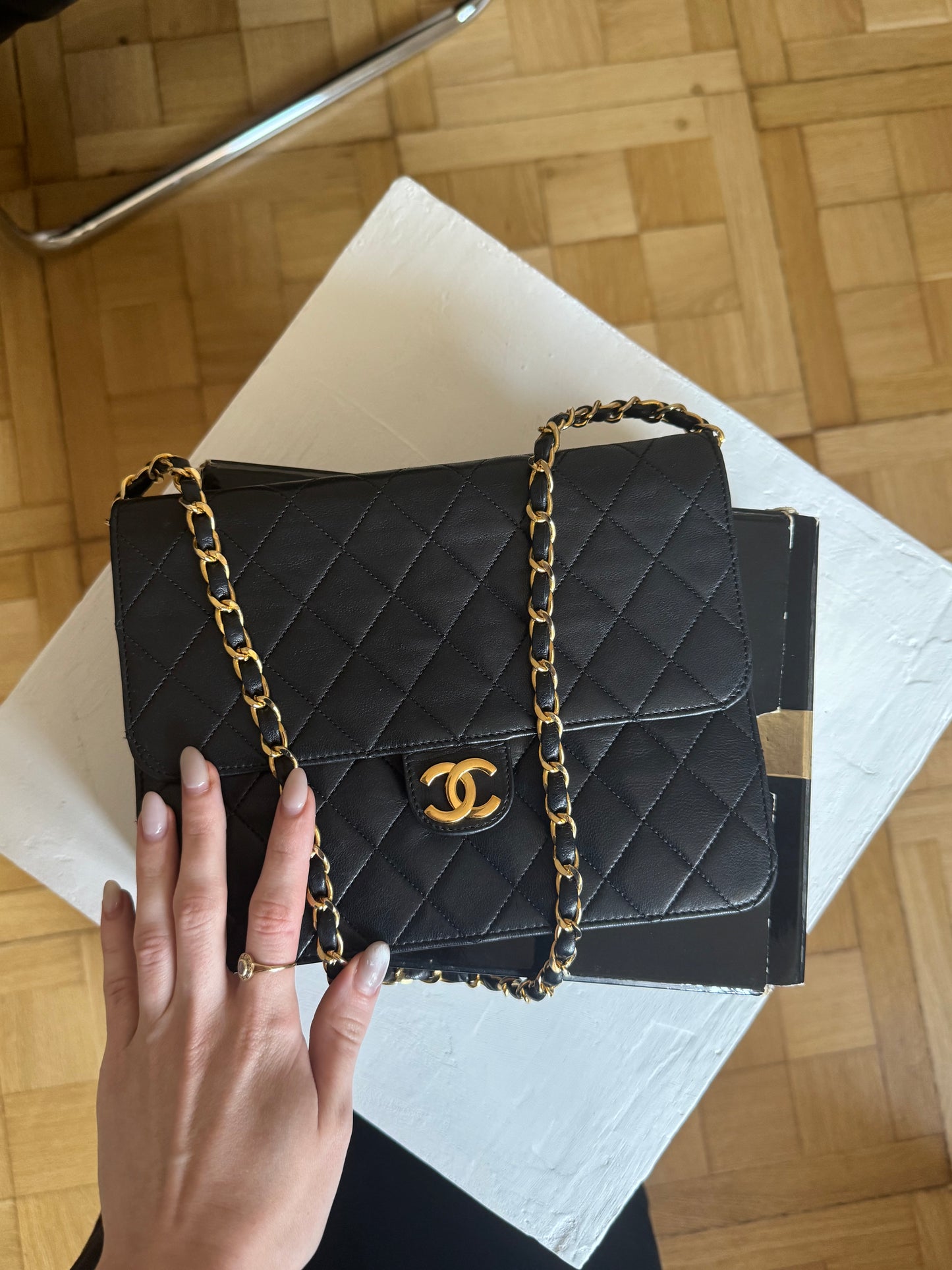 CHANEL LAMBSKIN SINGLE FLAP BAG & BOX & ENTRUPY
