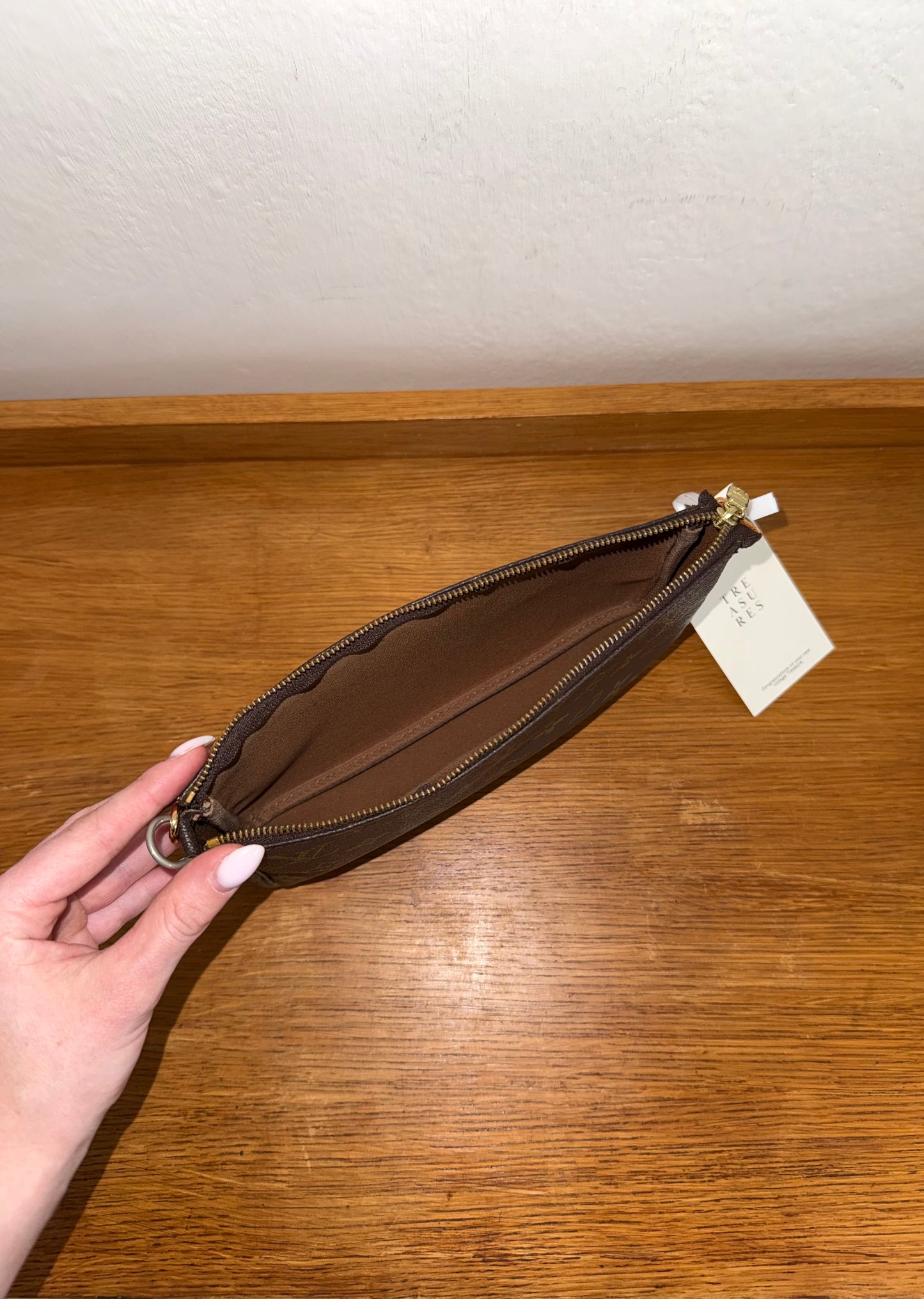LV POCHETTE 273