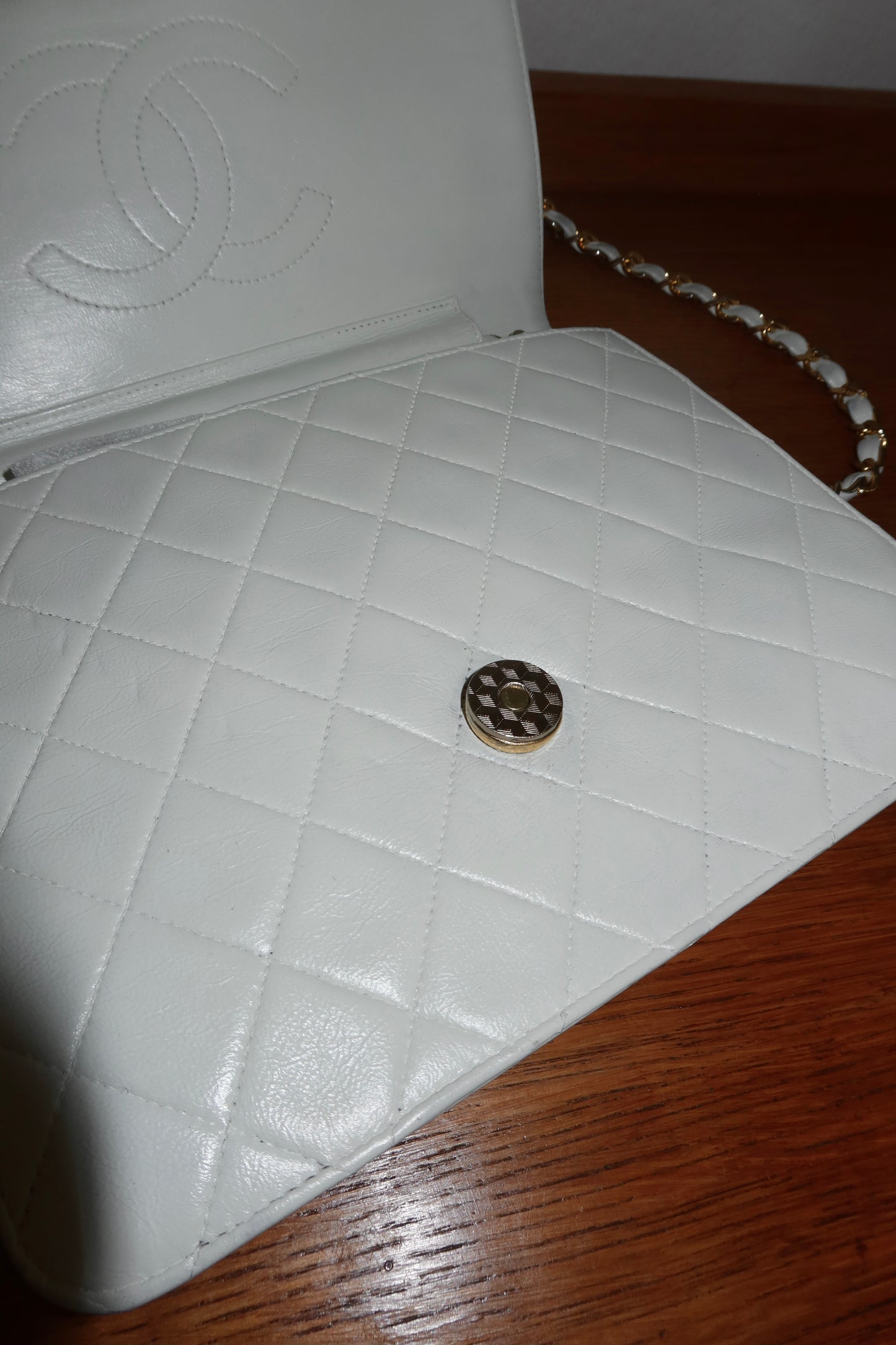 CHANEL 80s SINGLE FLAP BAG CREAM