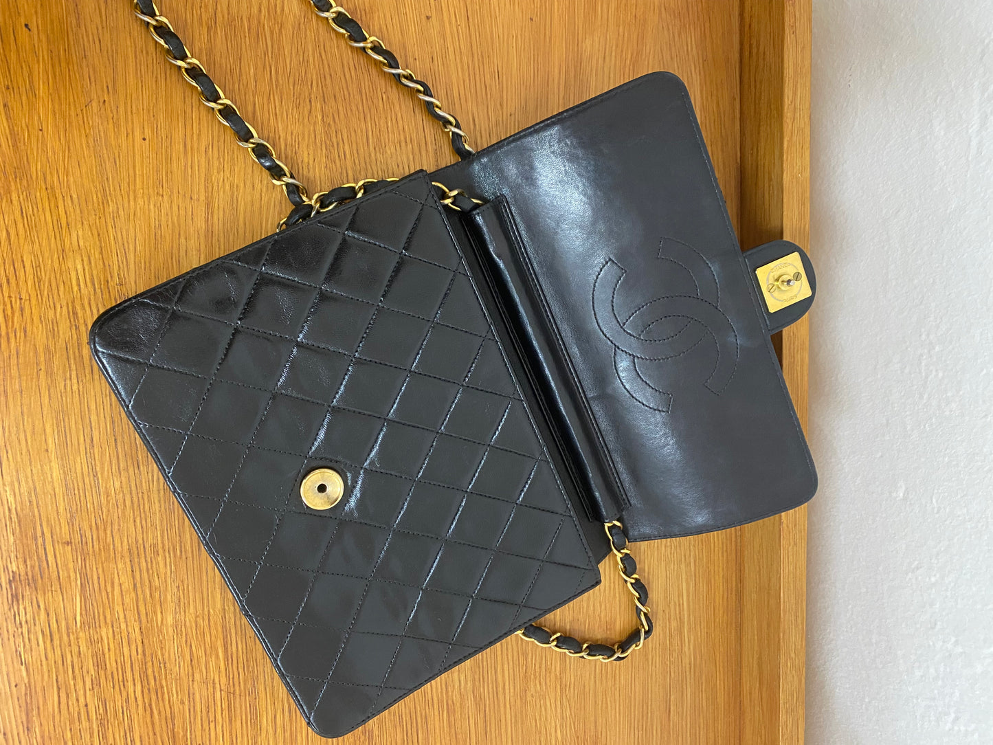 CHANEL CLASSIC SINGLE FLAP
