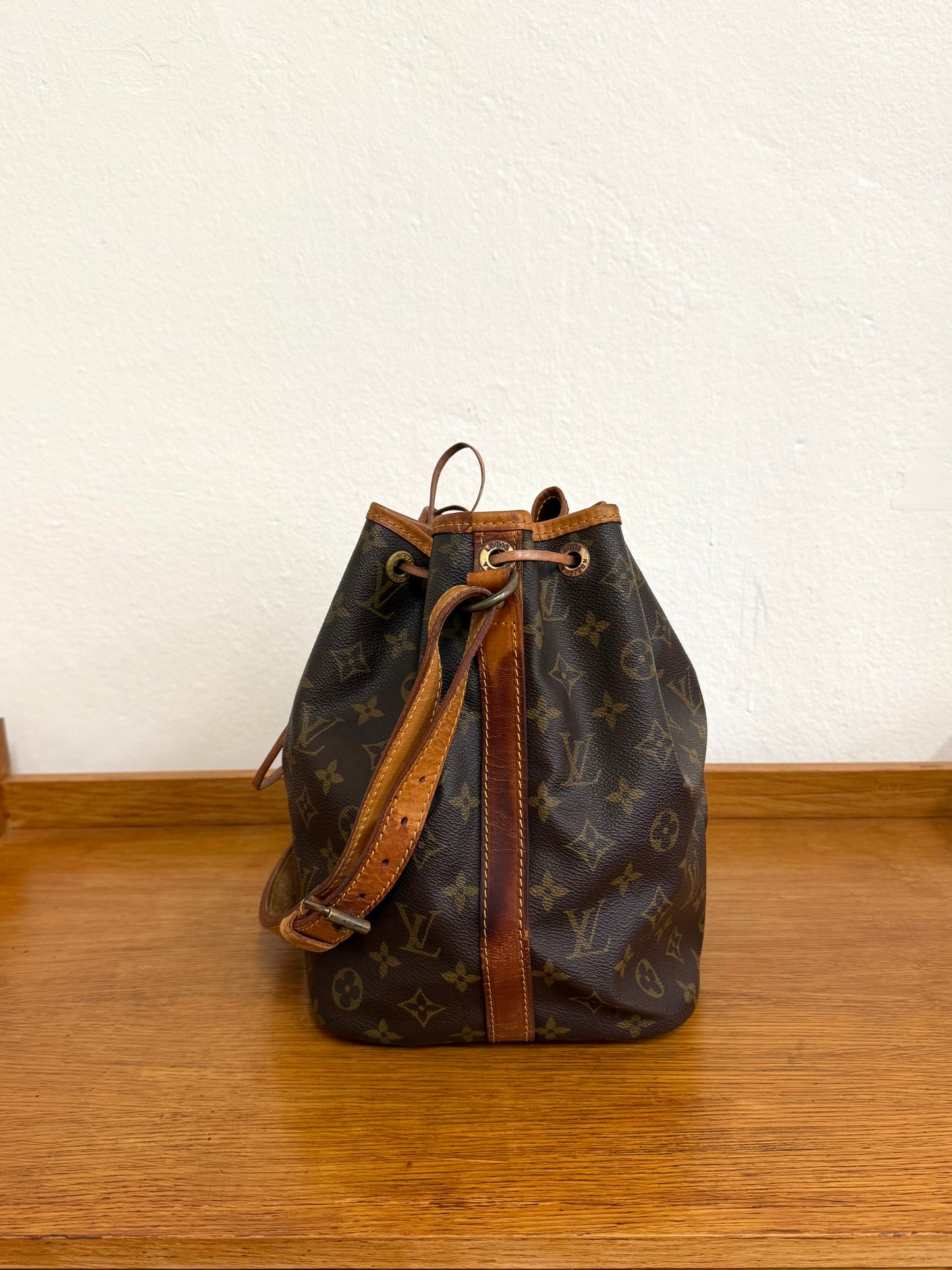 LV PETIT NOÉ MONOGRAM