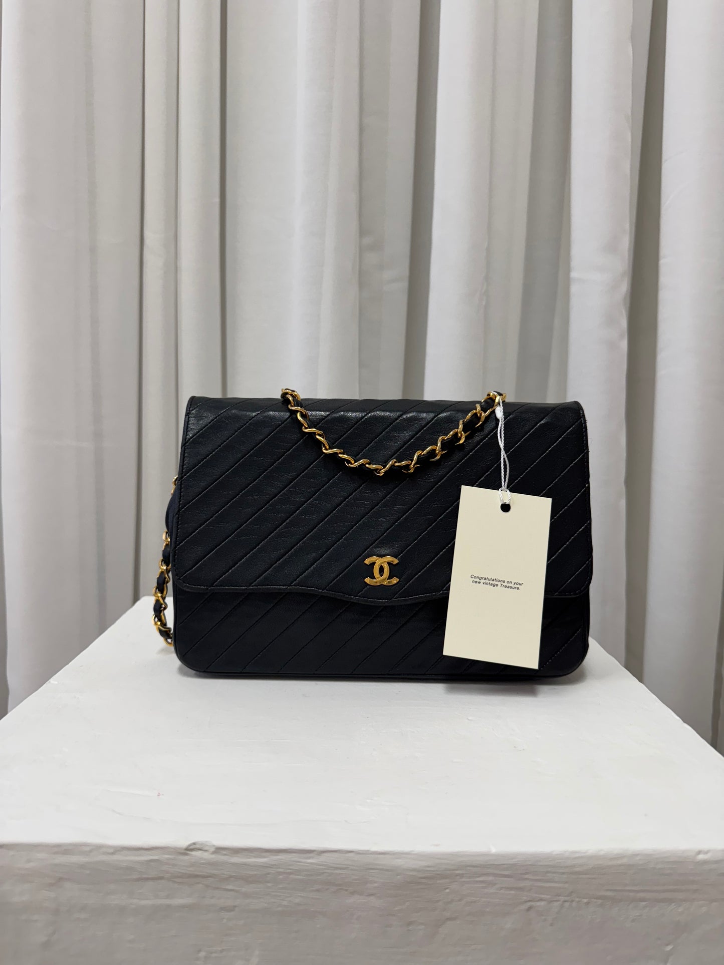 CHANEL DIAGONAL STITCH SINGLE FLAP BAG