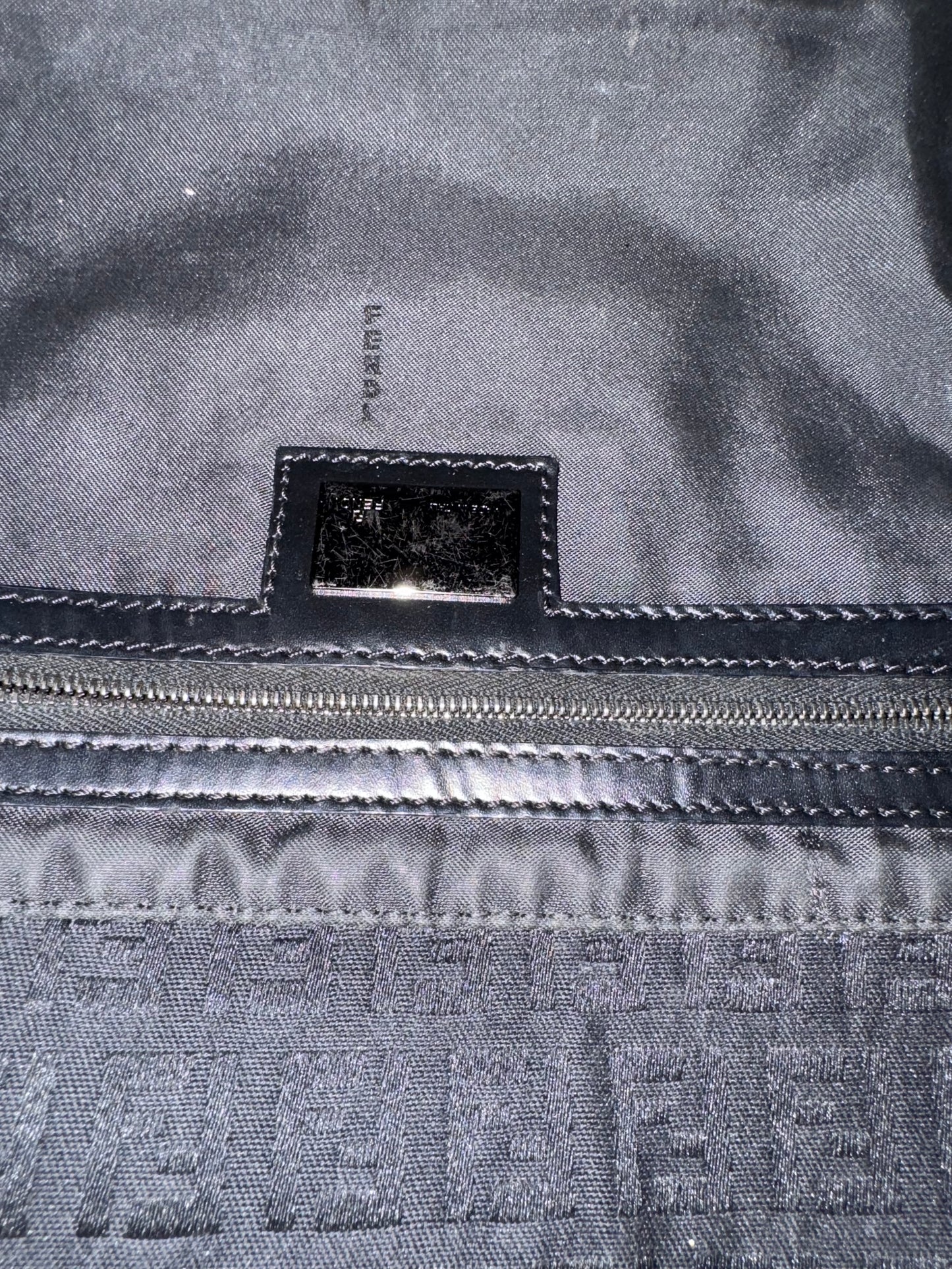 FENDI MAMMA BAGUETTE BLACK ZUCCA
