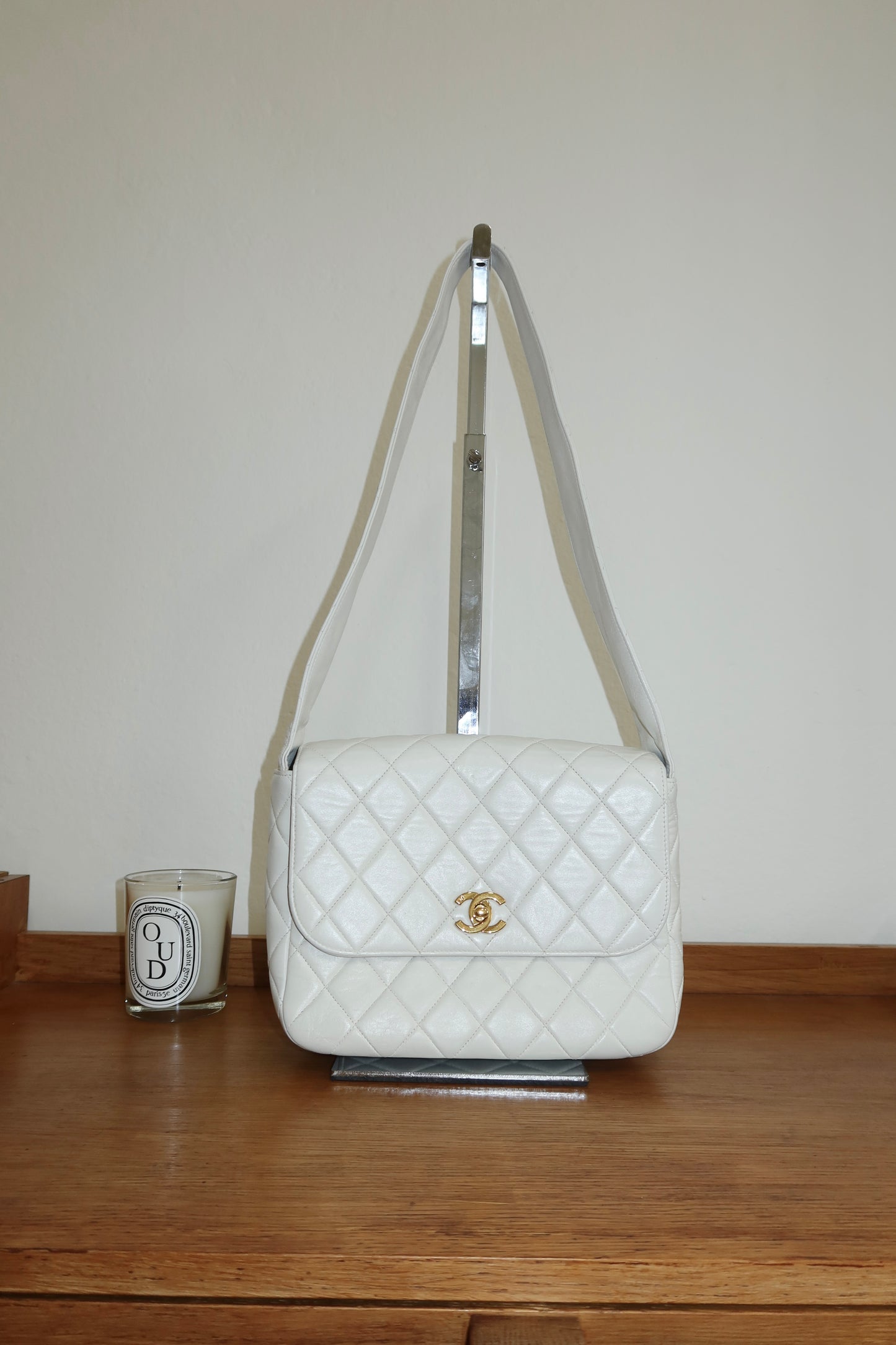 CHANEL MATELASSE FLAP BAG TWIST LOCK WIDE STRAP CREAM