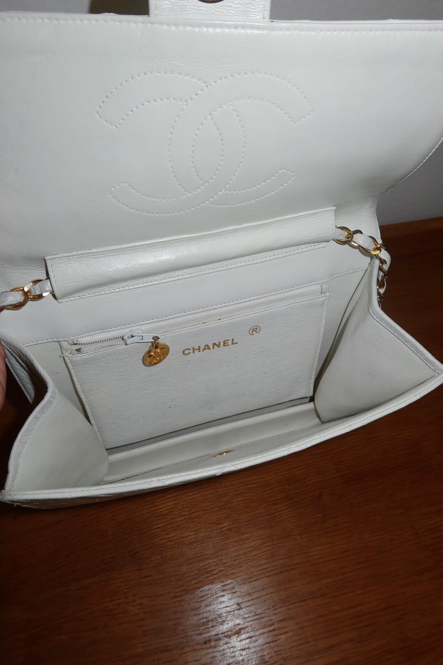 CHANEL 80s SINGLE FLAP BAG CREAM