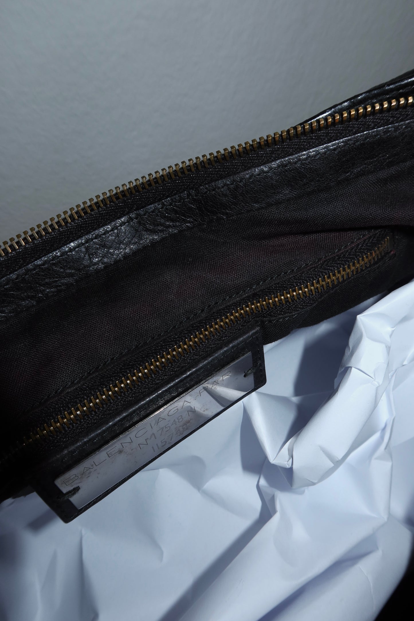 BALENCIAGA CITY BAG IN BLACK GOLD PATINA HW