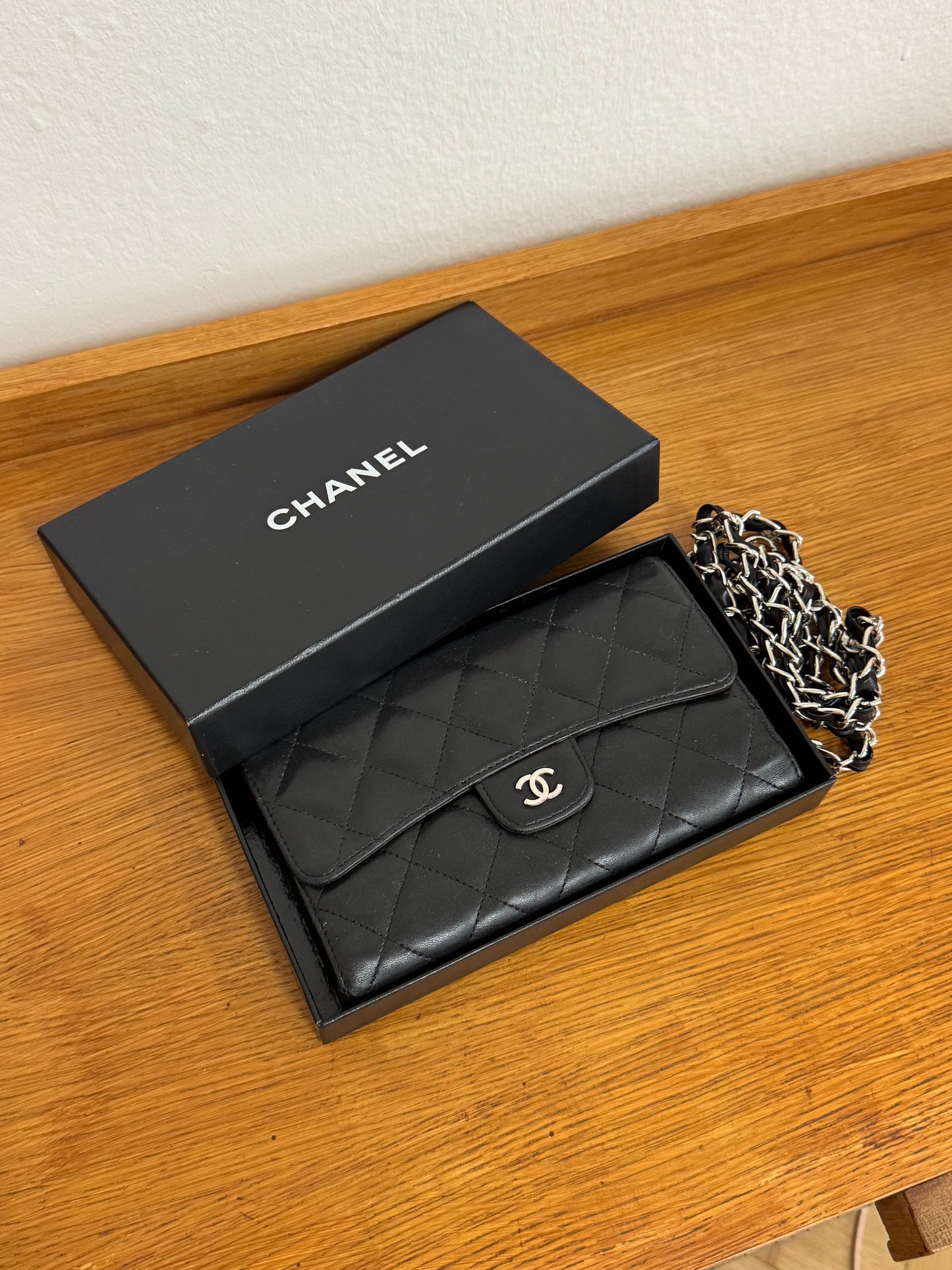CHANEL CLASSIC WALLET BLACK