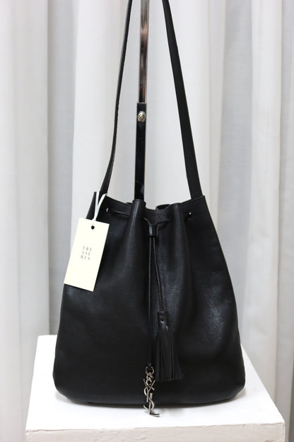 SAINT LAURENT DRAWSTRING BLACK SHOULDER BAG