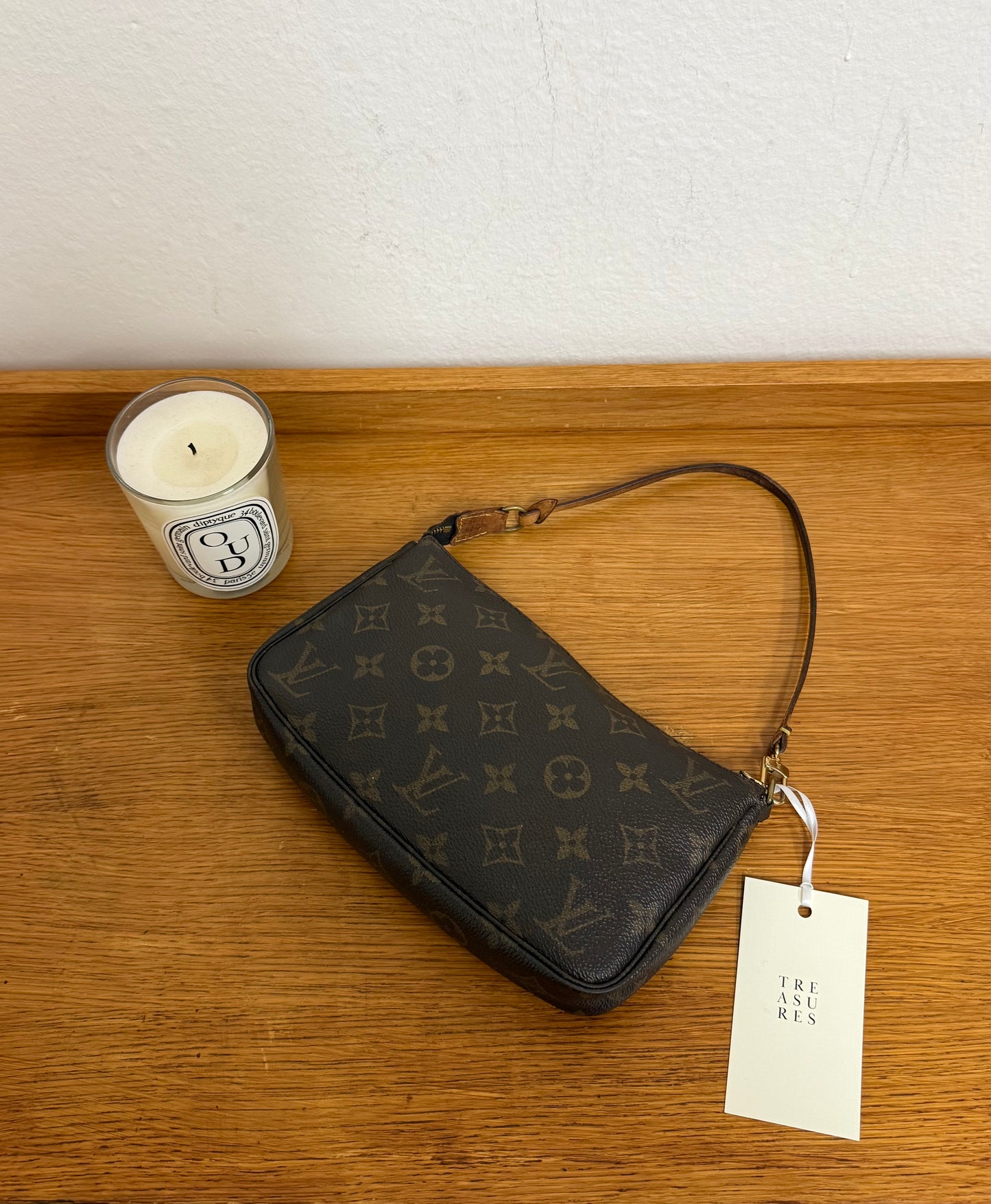 LV POCHETTE