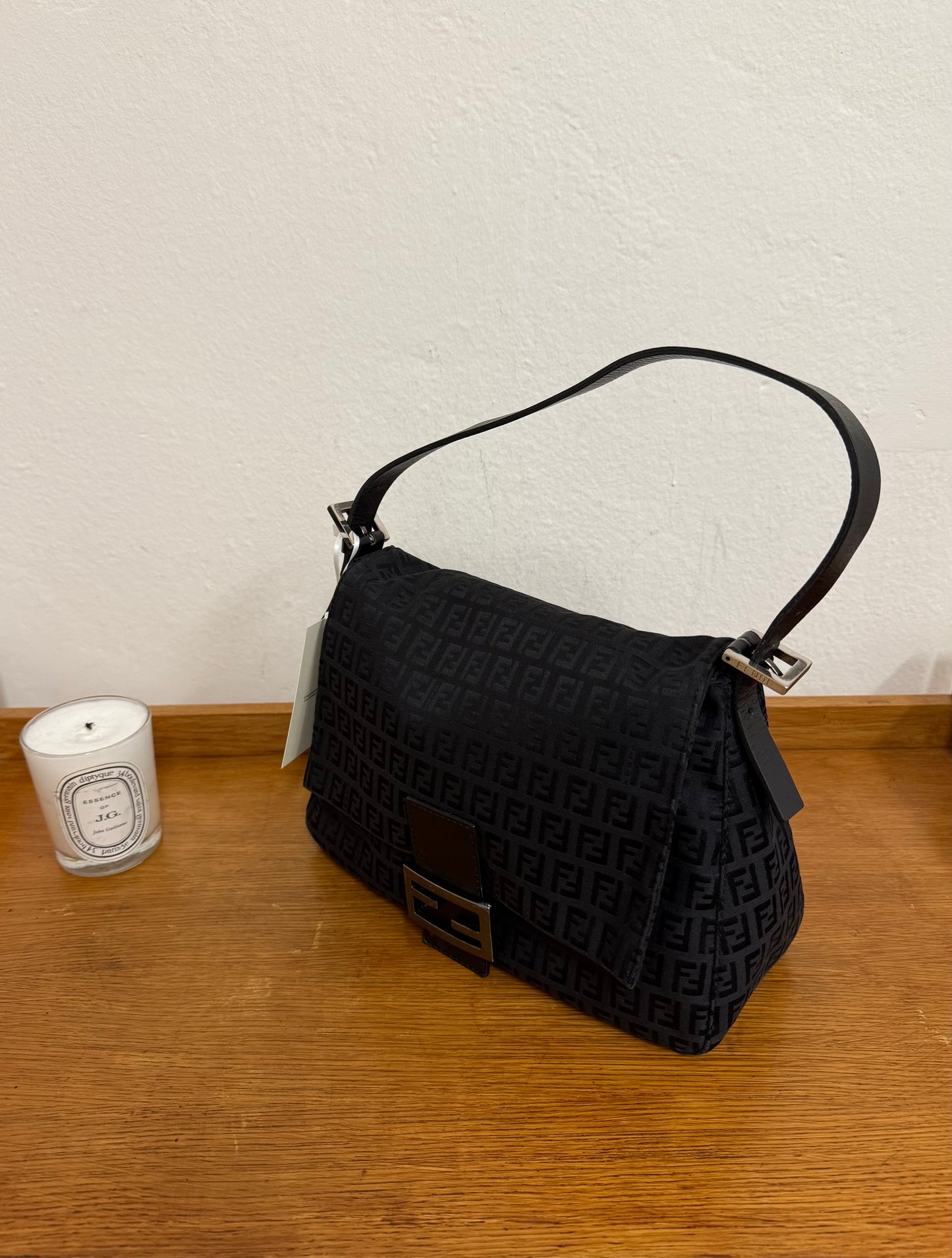 FENDI MAMMA BAGUETTE BLACK ZUCCA