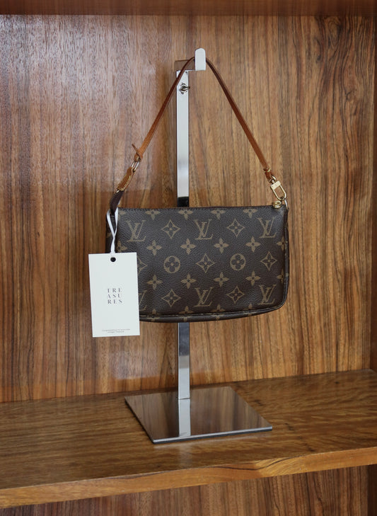 LV POCHETTE 302