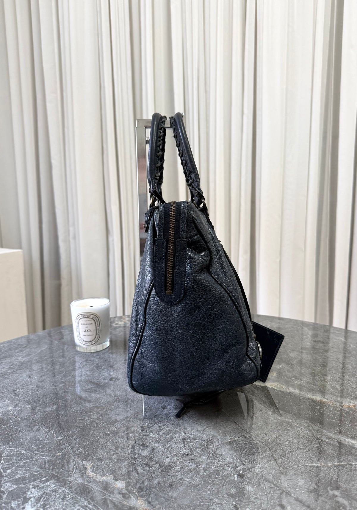 Balenciaga Velo z jehněčí kůže s mosazným hardwarem, foto 5
