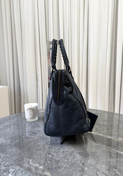 Balenciaga Velo z jehněčí kůže s mosazným hardwarem, foto 5