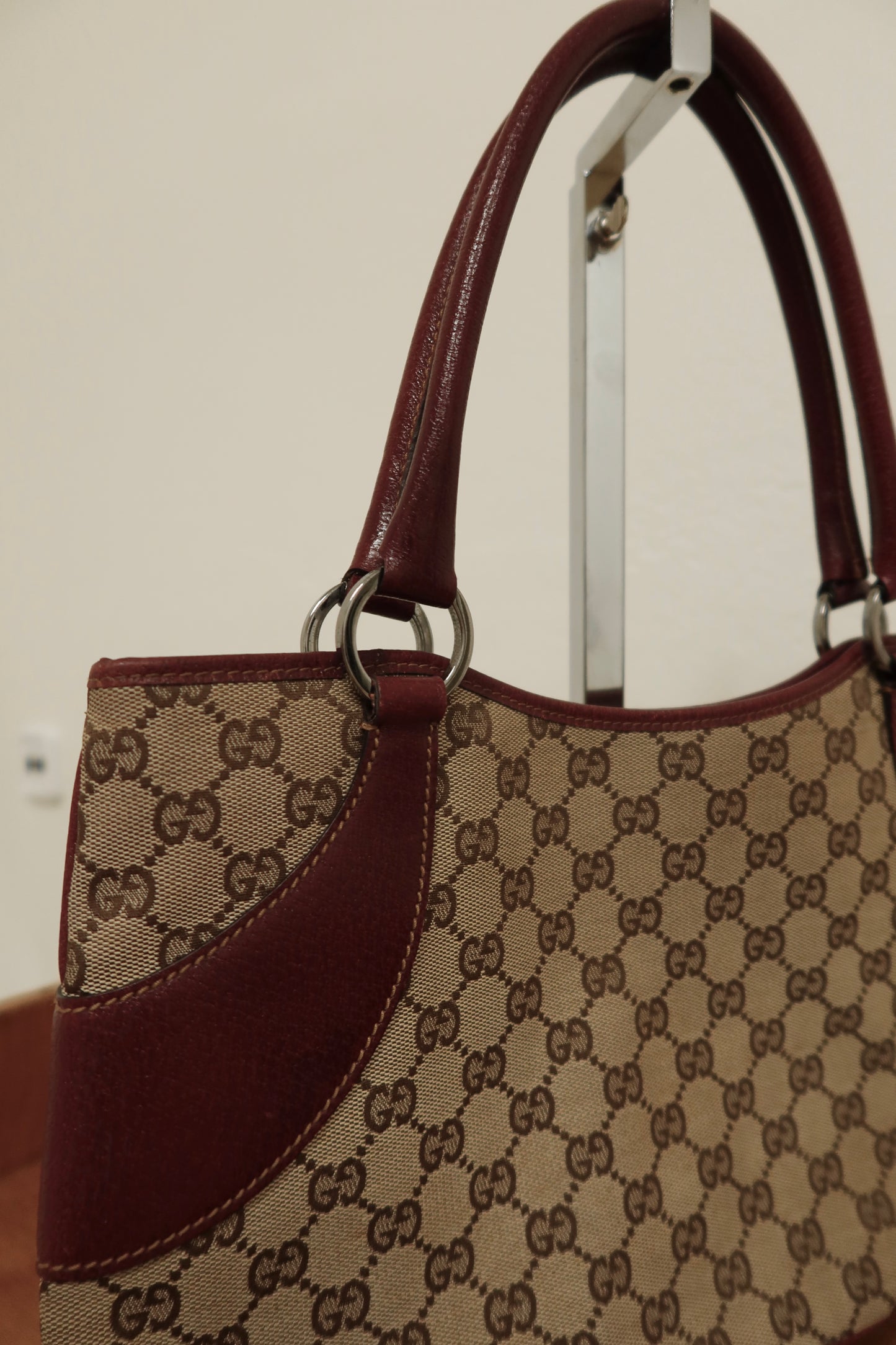 GUCCI GG SHOULDER TOTE BAG WINE