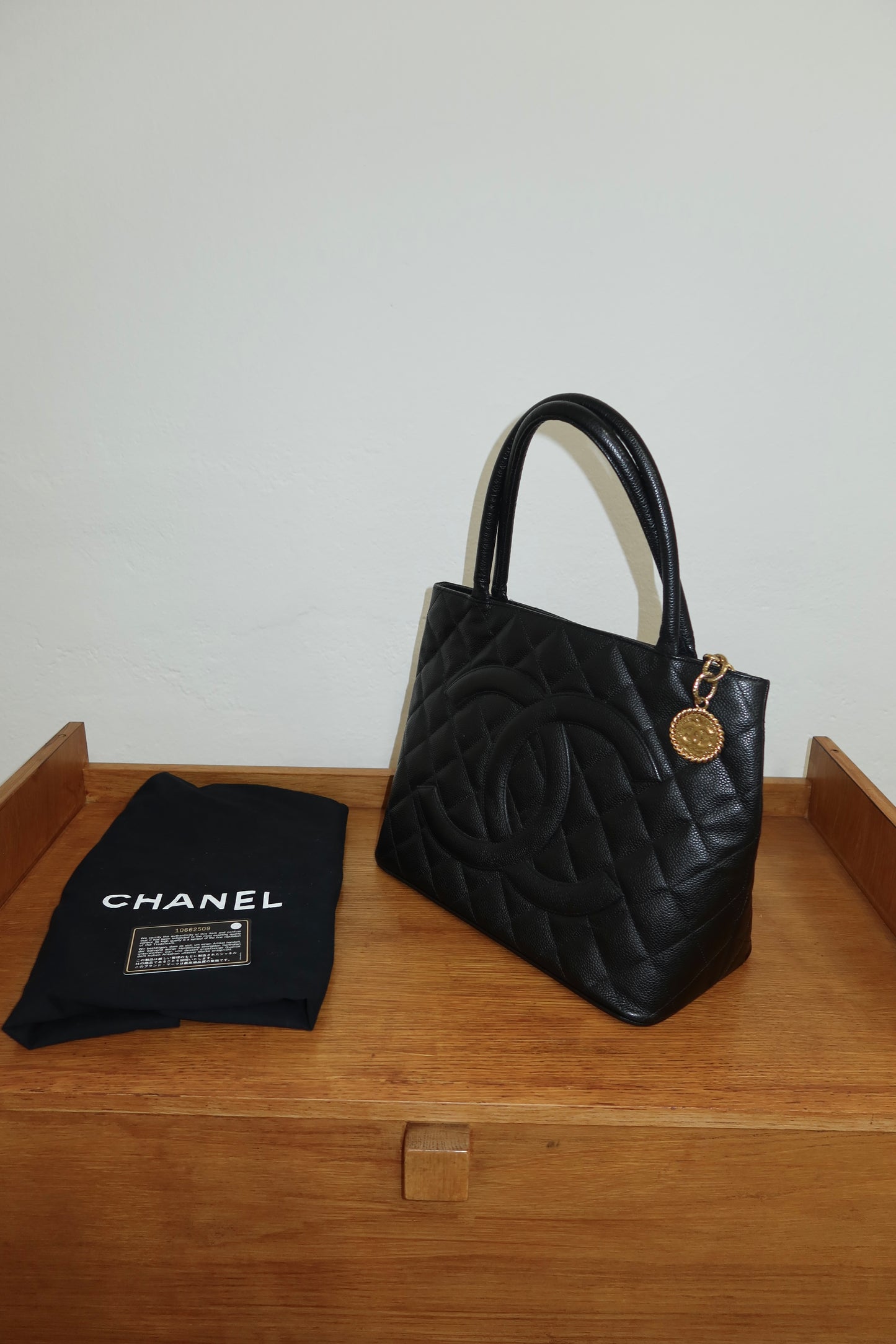 CHANEL CAVIAR MEDALLION TOTE GOLD HW