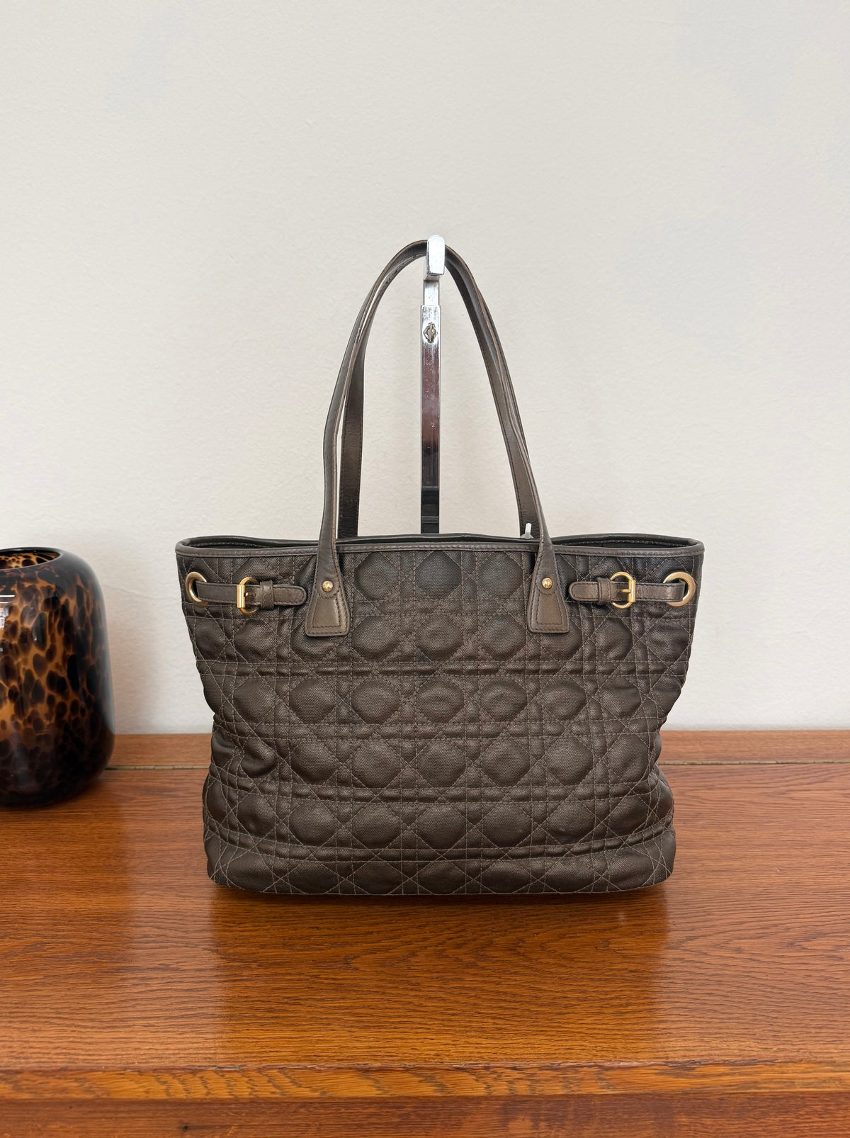 Dior Panarea tote z hnědého coated canvasu Cannage se zlatým hardwarem, foto 8