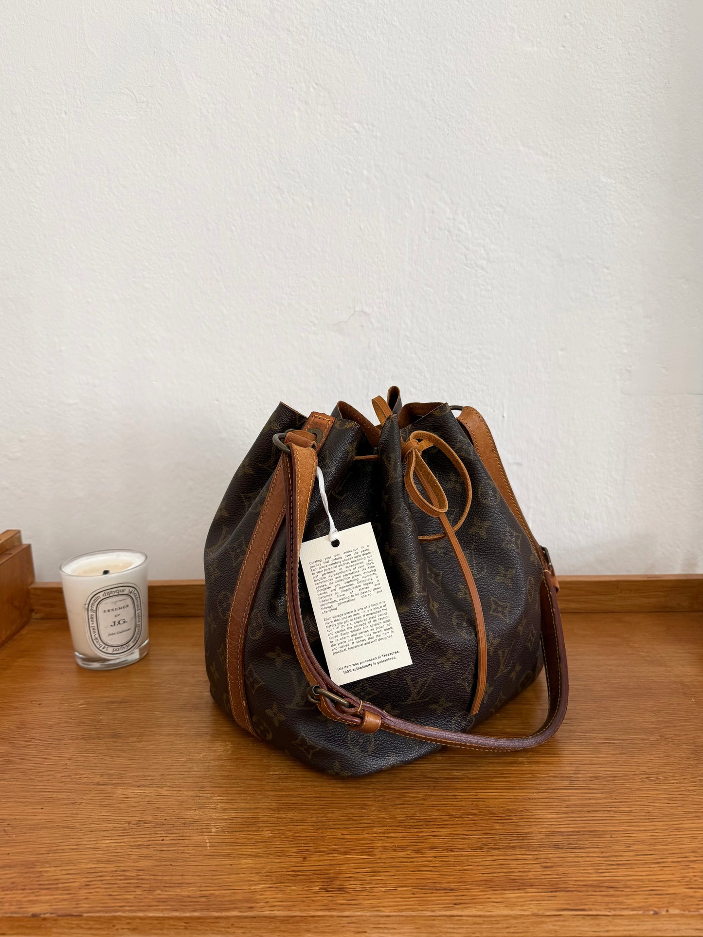 LV PETIT NOÉ MONOGRAM BUCKET BAG