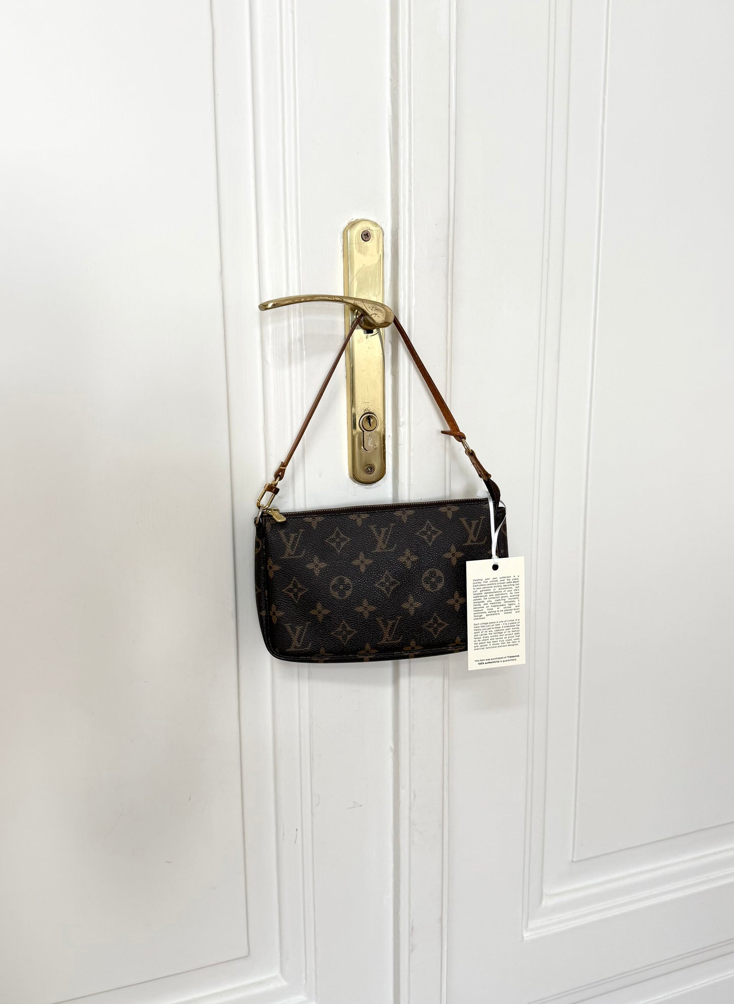 LV POCHETTE