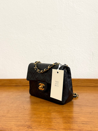 CHANEL SINGLE FLAP BAG BLACK LAMBSKIN