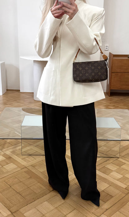 LV POCHETTE 302