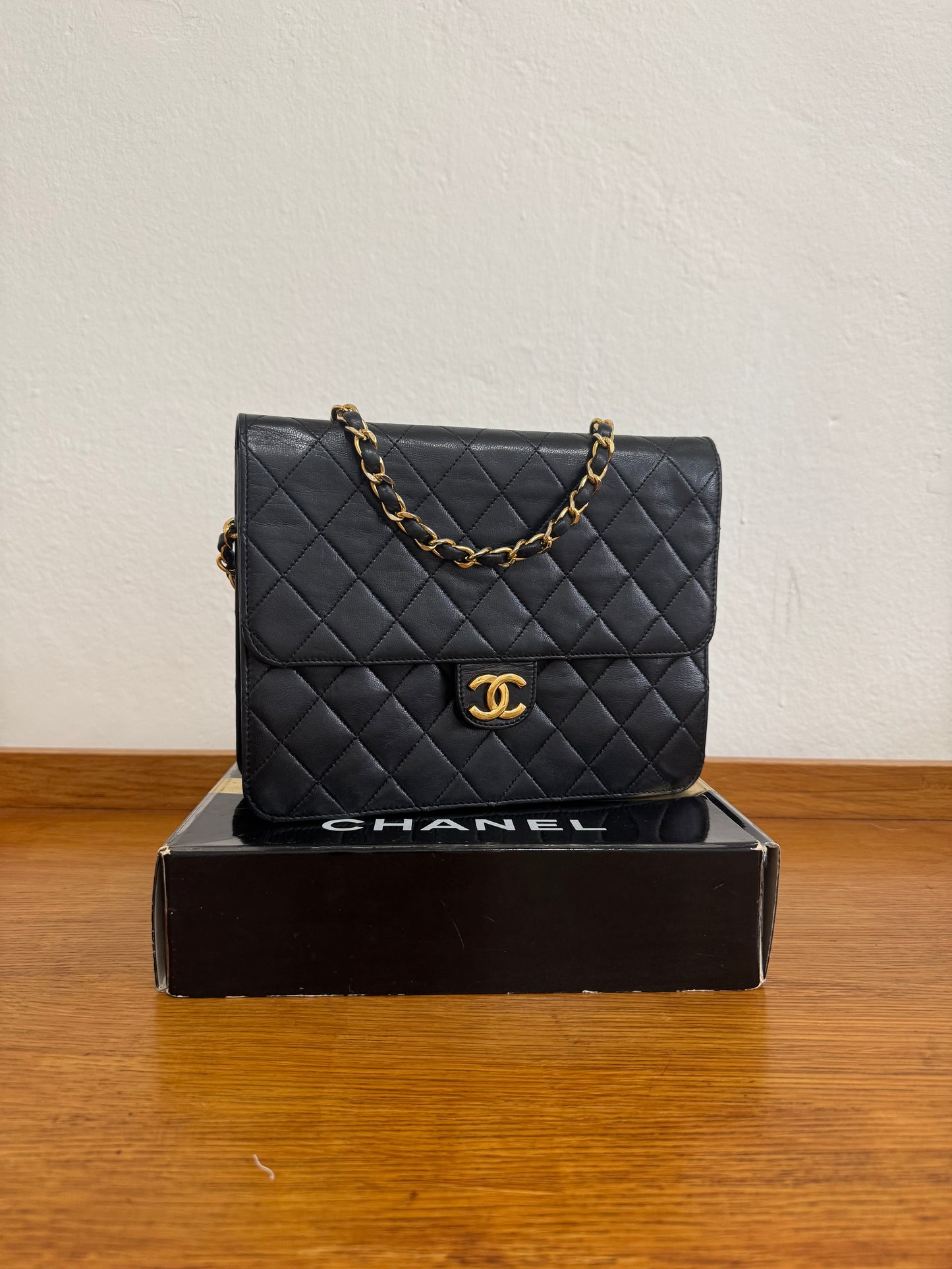 CHANEL LAMBSKIN SINGLE FLAP BAG & BOX & ENTRUPY