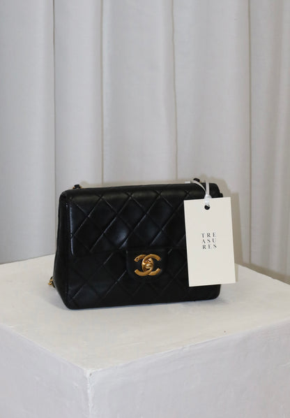 CHANEL SINGLE FLAP BAG BLACK LAMBSKIN