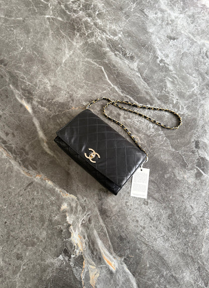 Chanel Single Flap Twist Lock Lambskin Black 24K Gold HW
