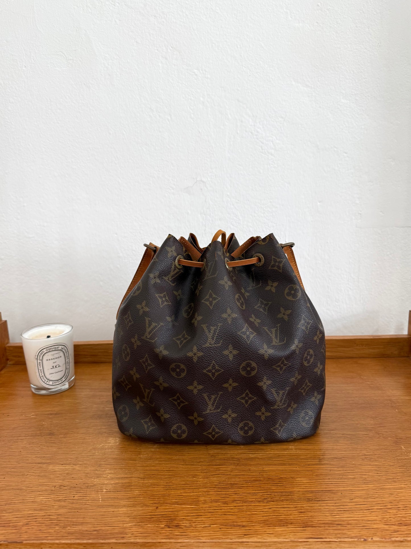 LV PETIT NOÉ MONOGRAM BUCKET BAG