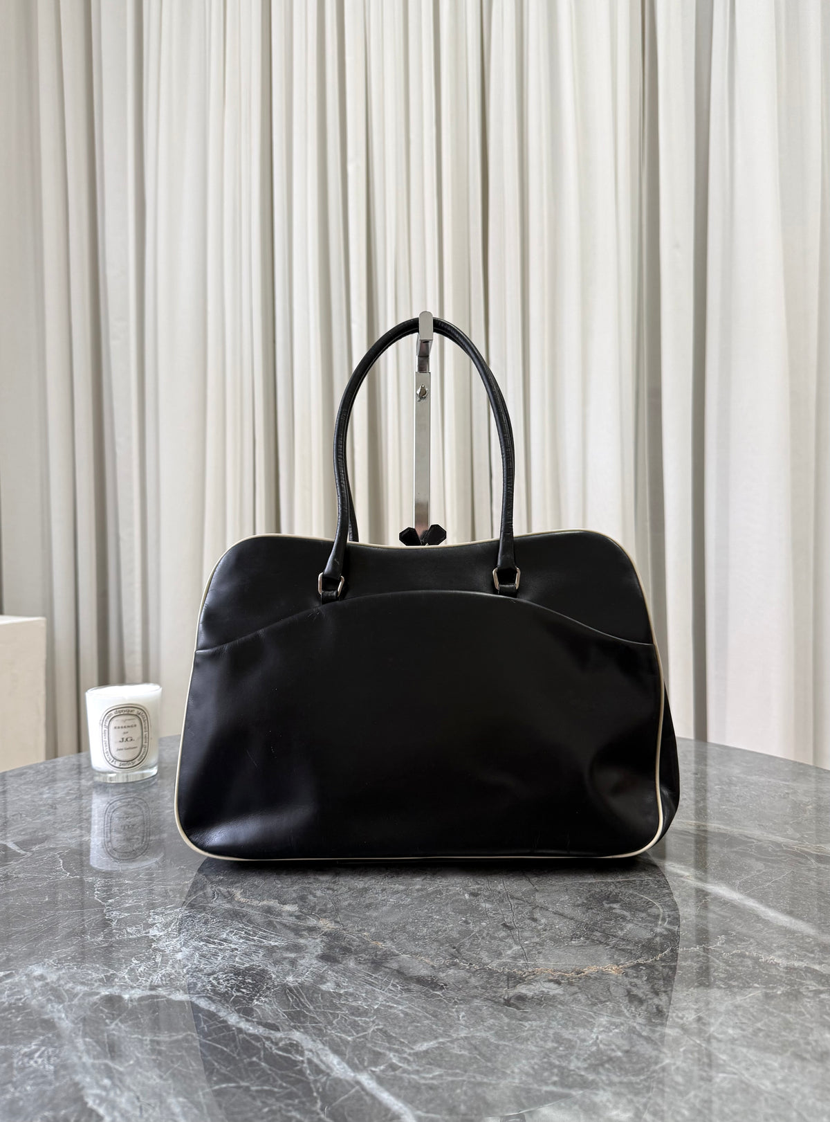 Prada Triangle bowling bag z černé kůže spazzolato, foto 6