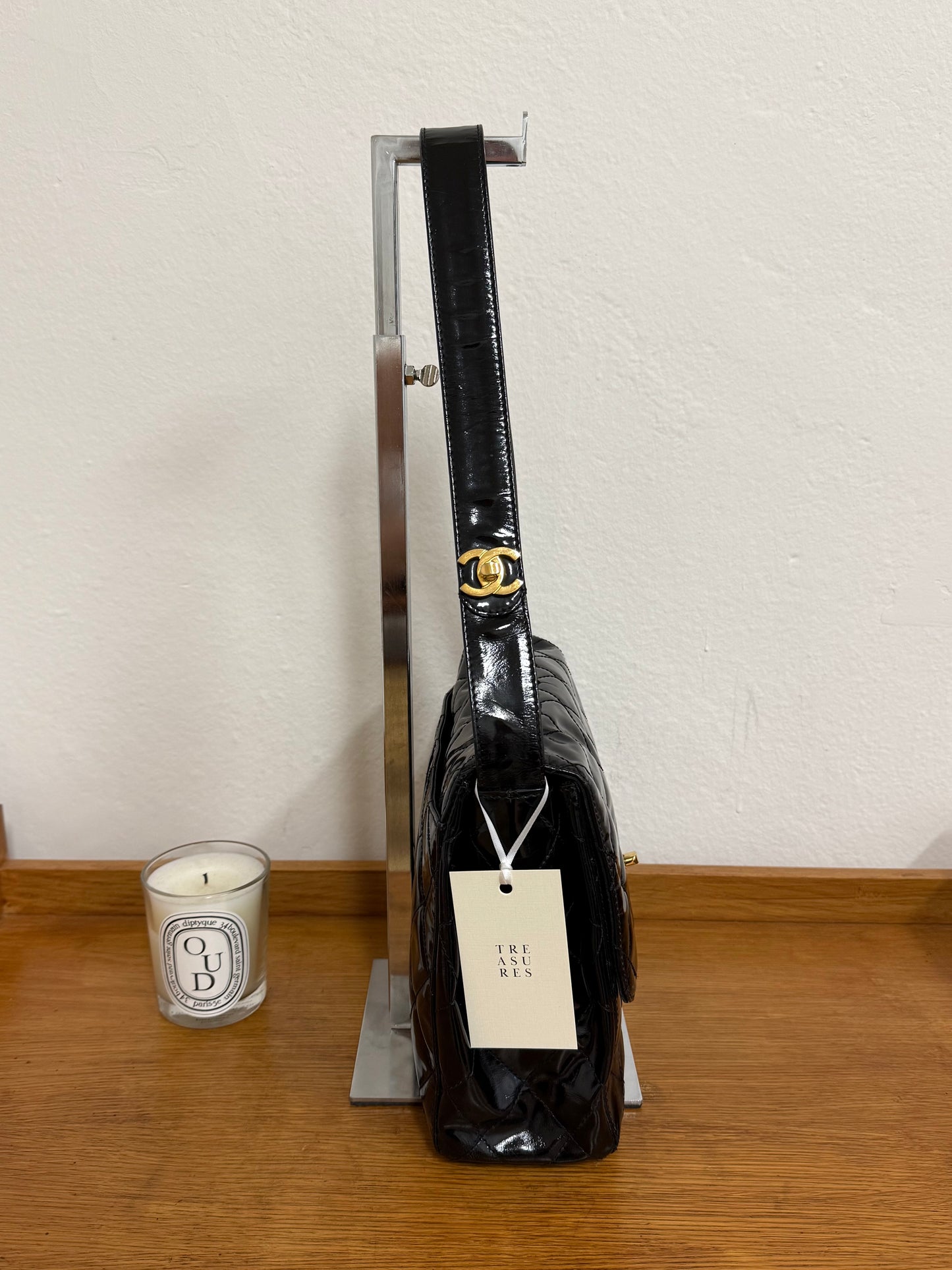 CHANEL TWIST LOCK FLAP PATENT LEATHER