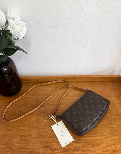 LV POCHETTE