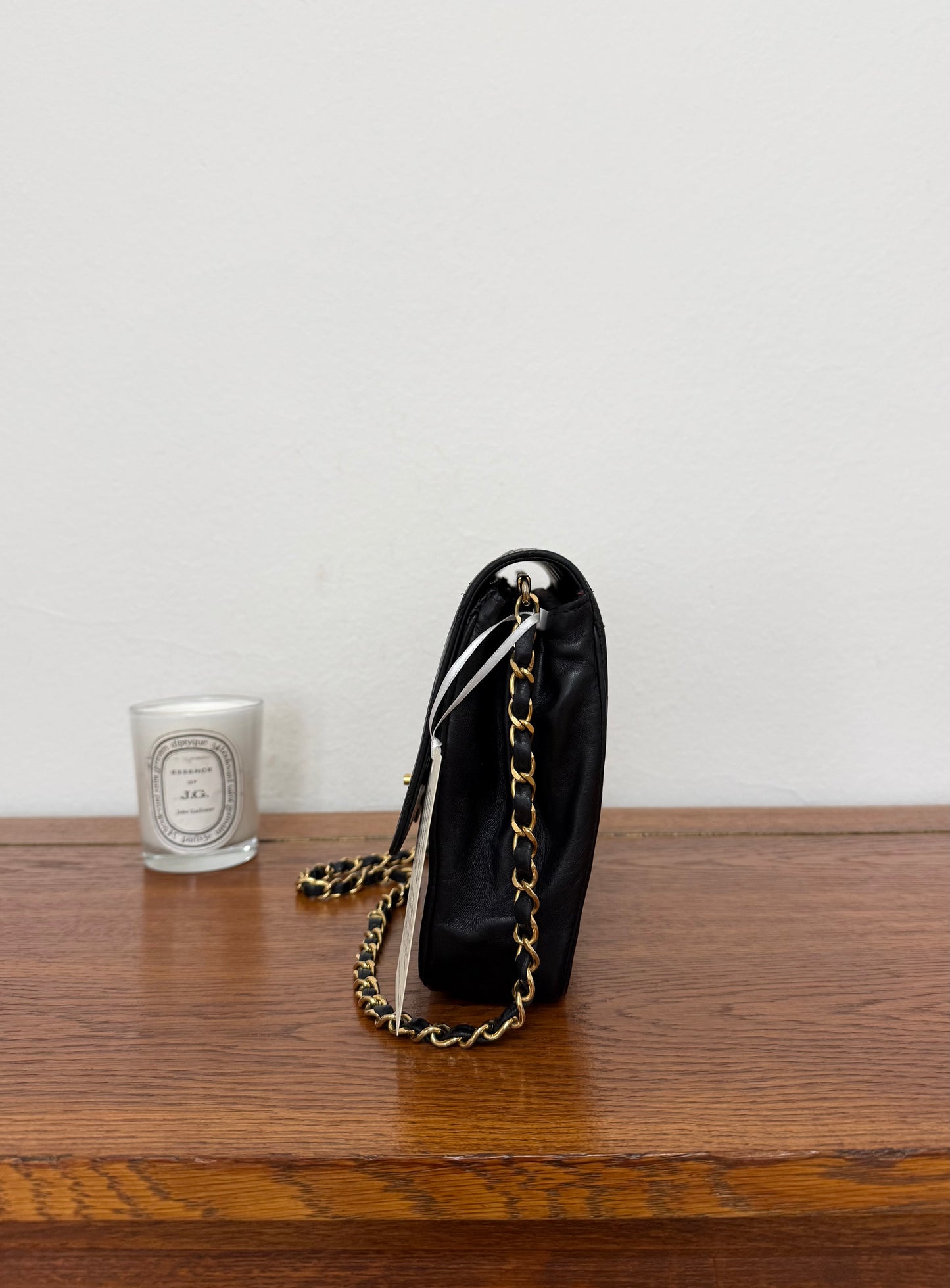 CHANEL BLACK TWIST LOCK FLAP BAG LAMBSKIN GOLD HW