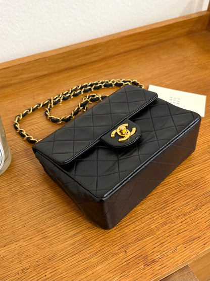 CHANEL SINGLE FLAP BAG BLACK LAMBSKIN