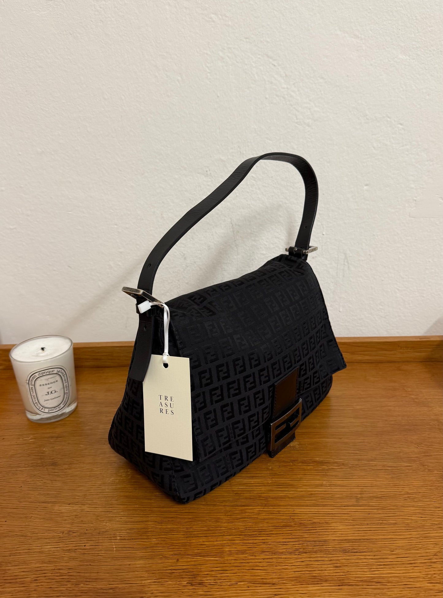 FENDI MAMMA BAGUETTE BLACK ZUCCA