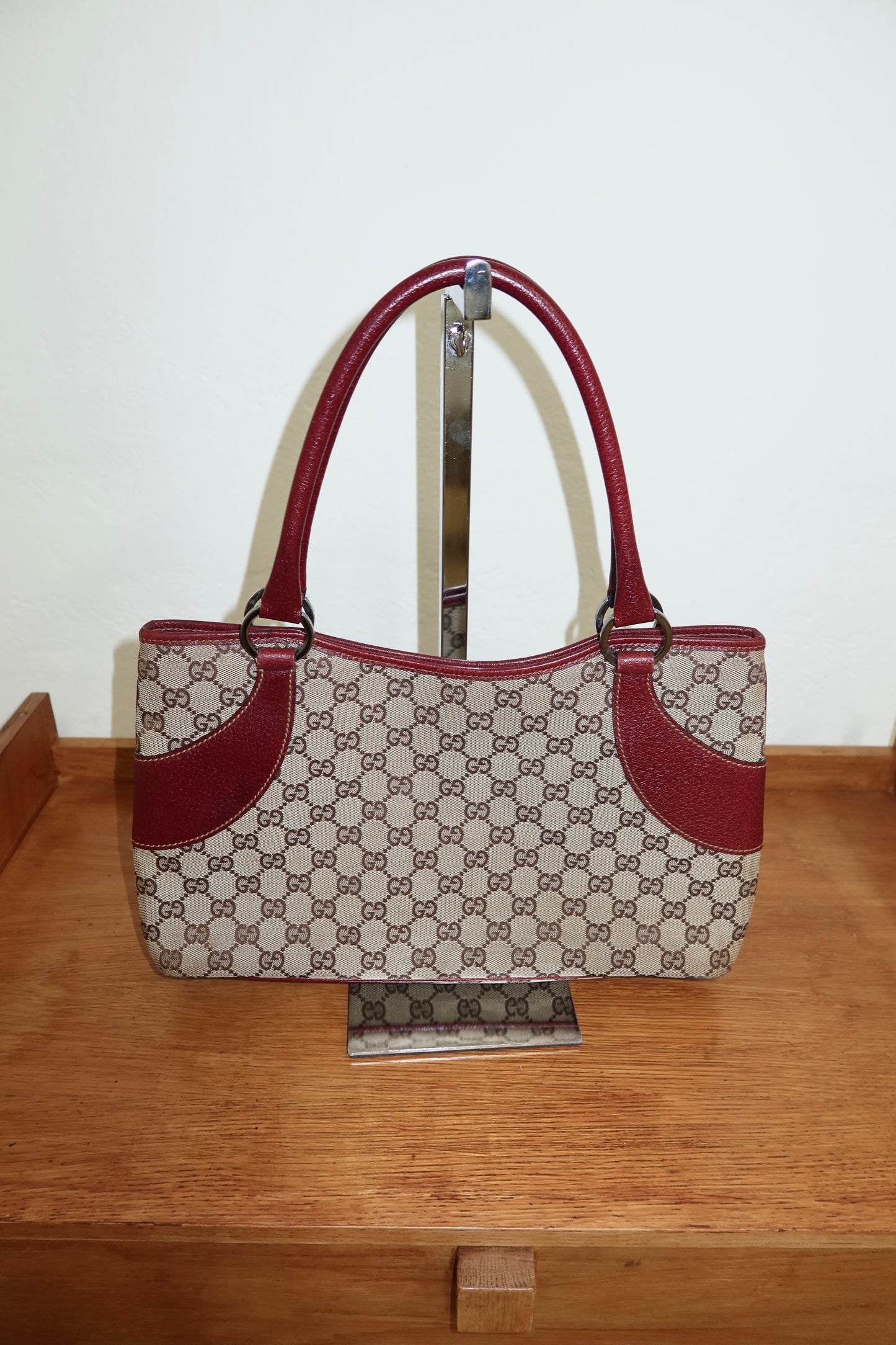 GUCCI GG SHOULDER TOTE BAG WINE