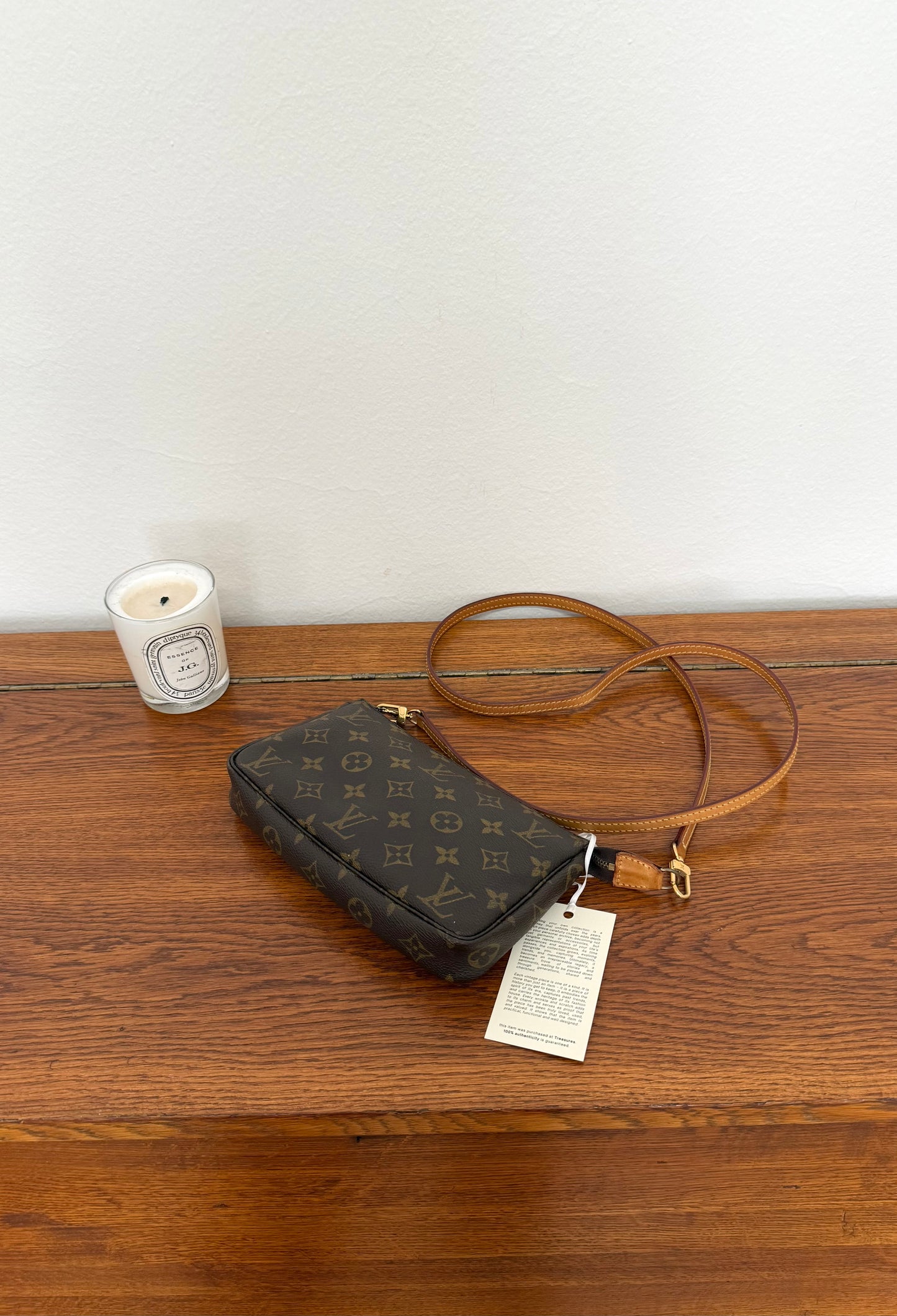 LV POCHETTE