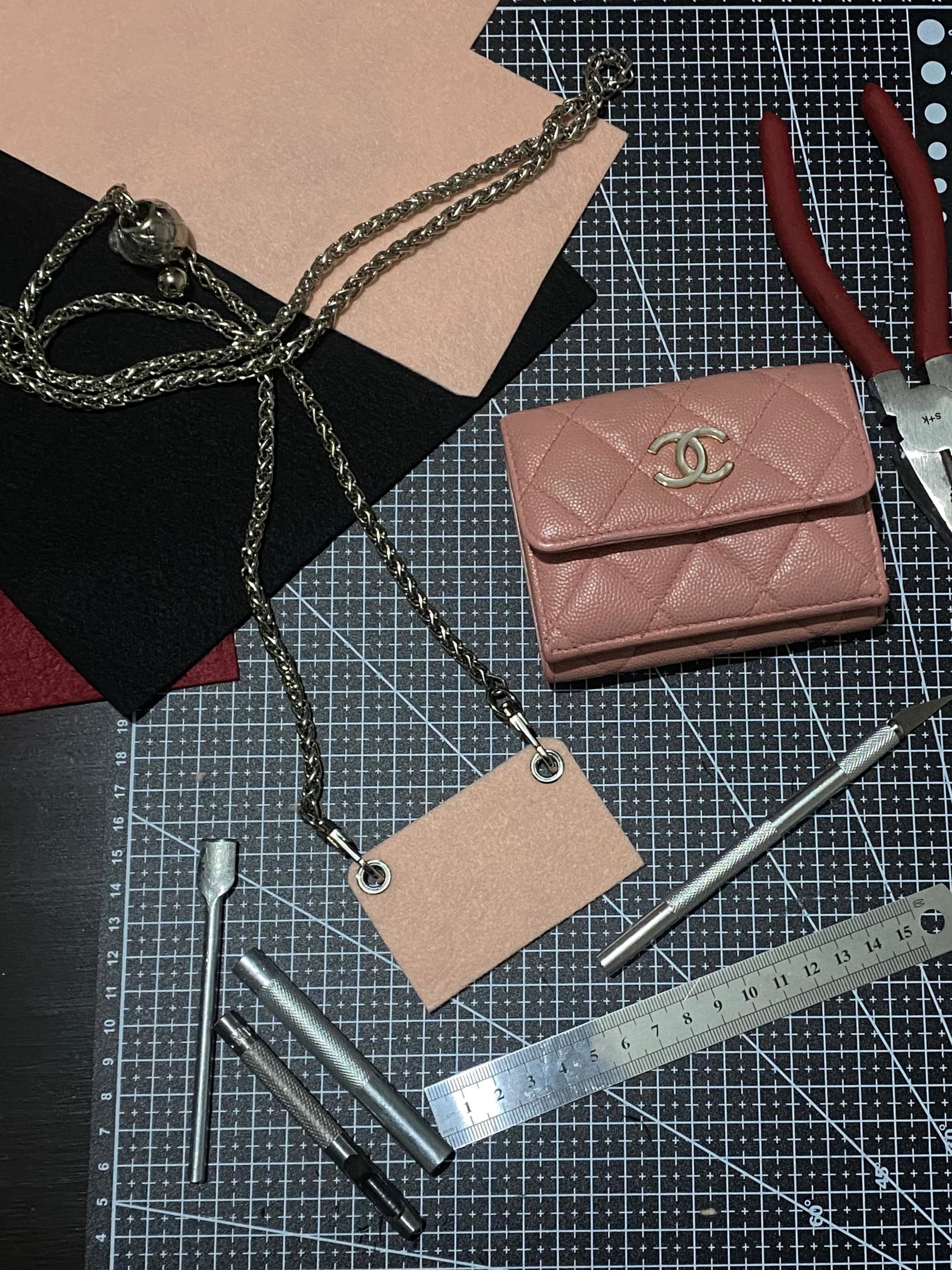 CUSTOM HANDMADE Vložka pro peněženky a řetízek