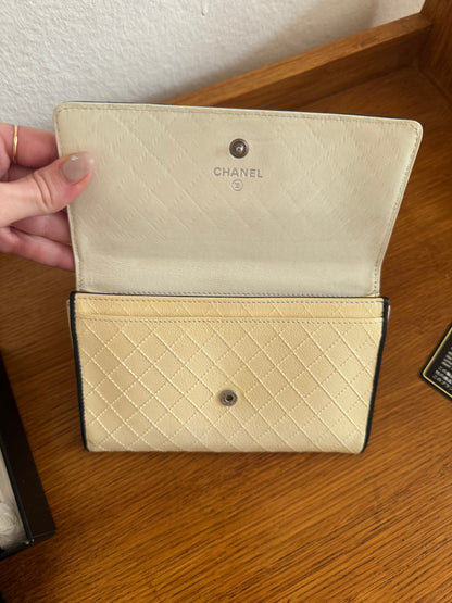 CHANEL WALLET GRAINED LEATHER BUTTER YELLOW