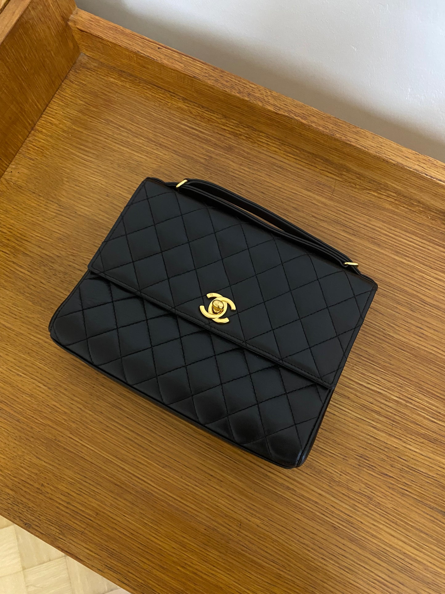 CHANEL TOP HANDLE FLAP TWIST LOCK
