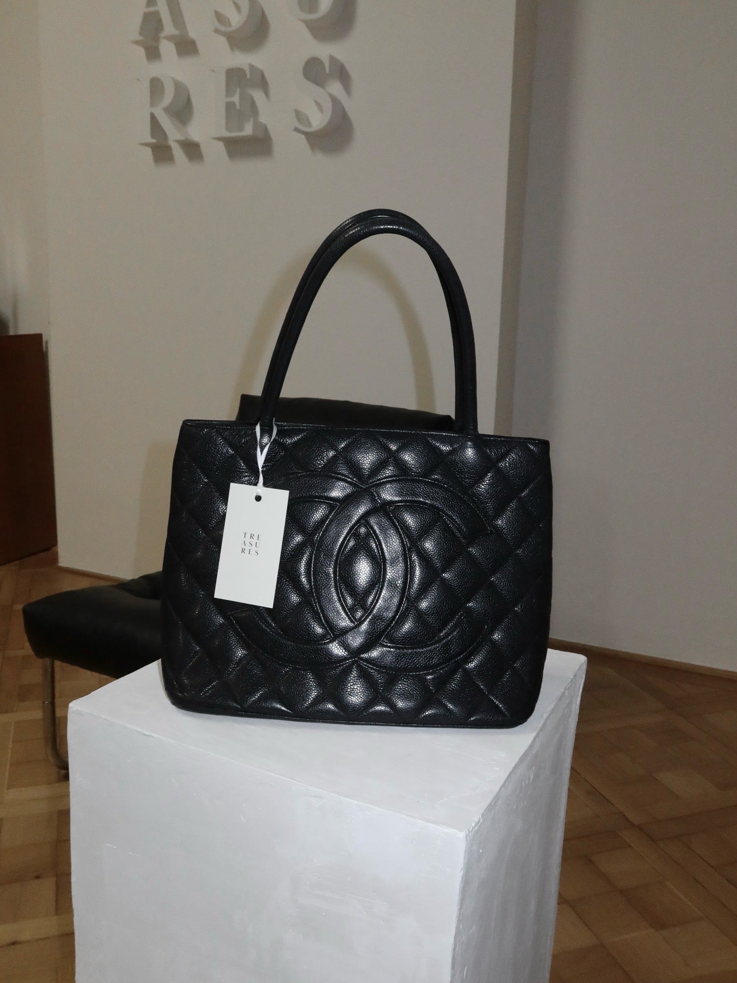 CHANEL CAVIAR MEDDALLION TOTE