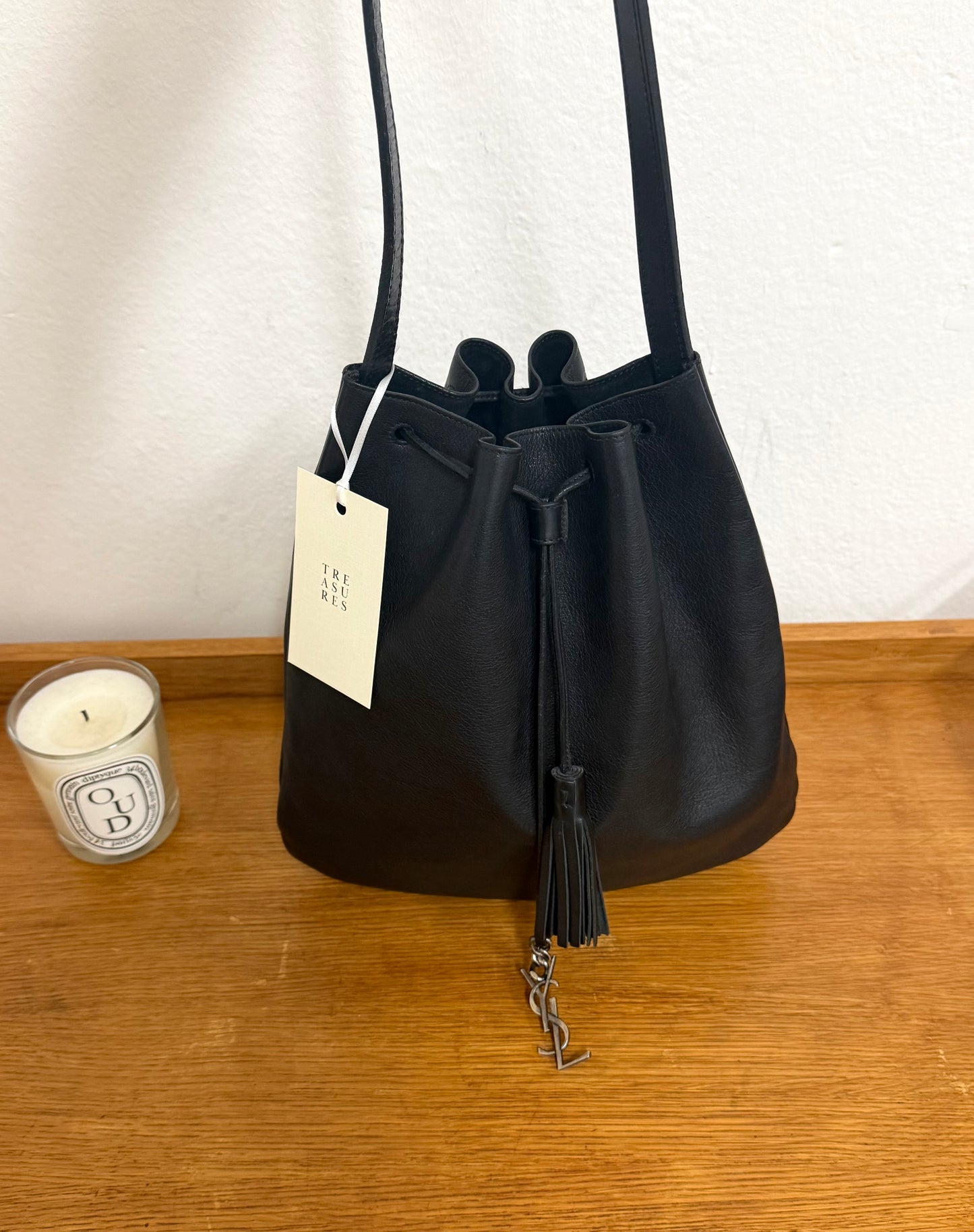 SAINT LAURENT DRAWSTRING BLACK SHOULDER BAG