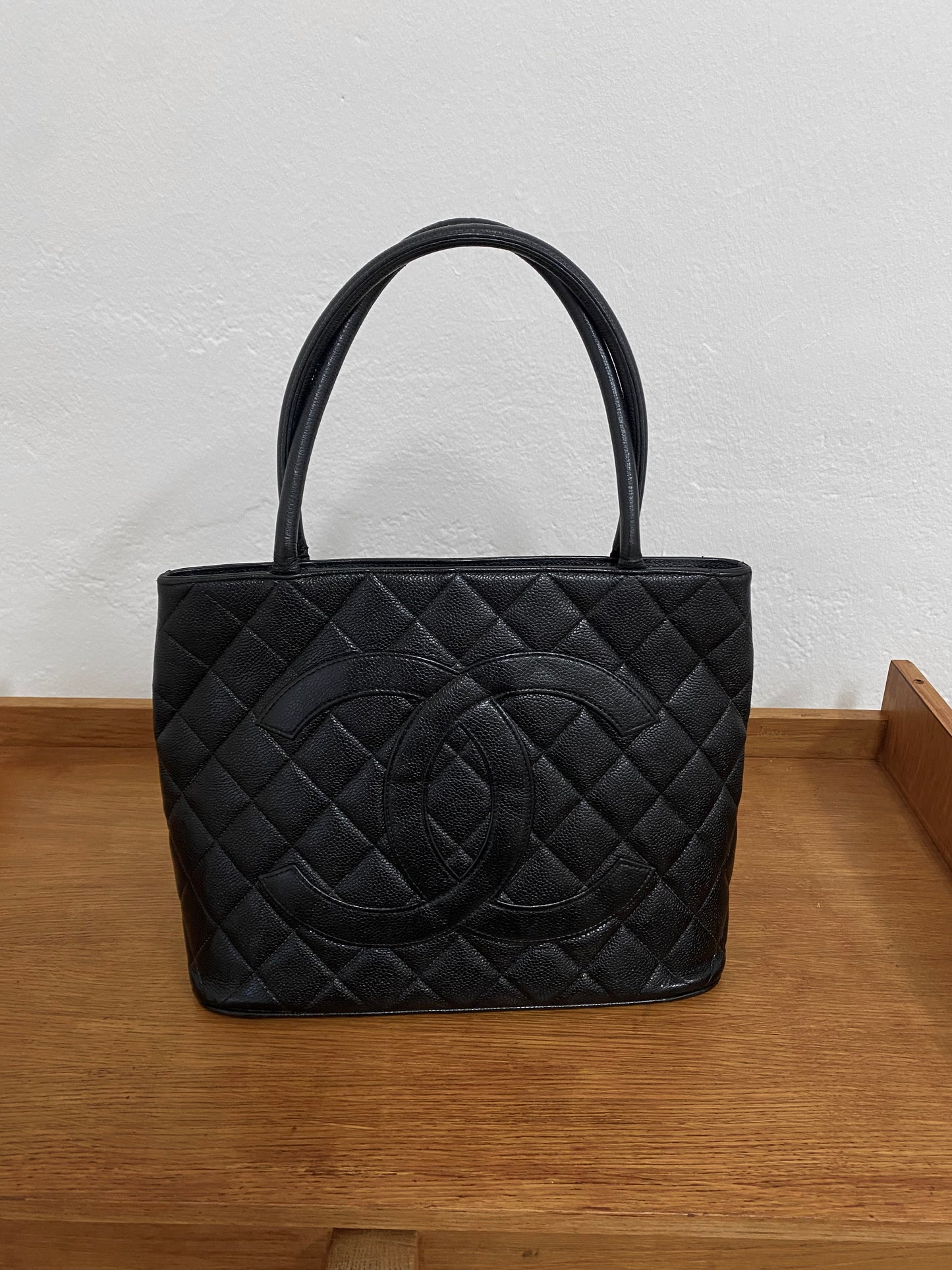 CHANEL CAVIAR MEDALLION TOTE SILVER HW