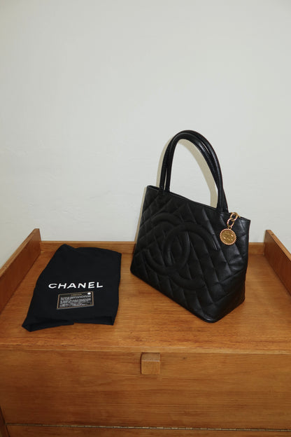 CHANEL CAVIAR MEDALLION TOTE GOLD HW