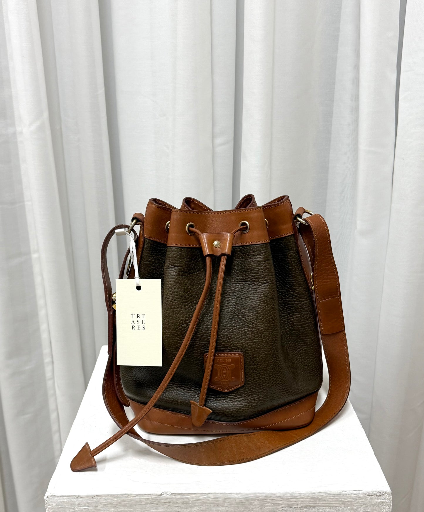 CELINE TRIOMPHE BUCKET BAG