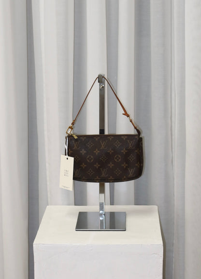 LV POCHETTE