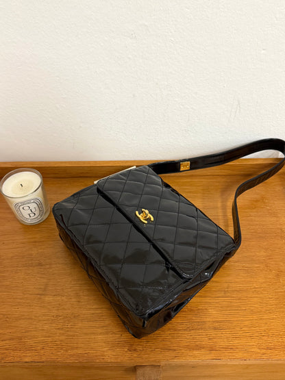 CHANEL TWIST LOCK FLAP PATENT LEATHER