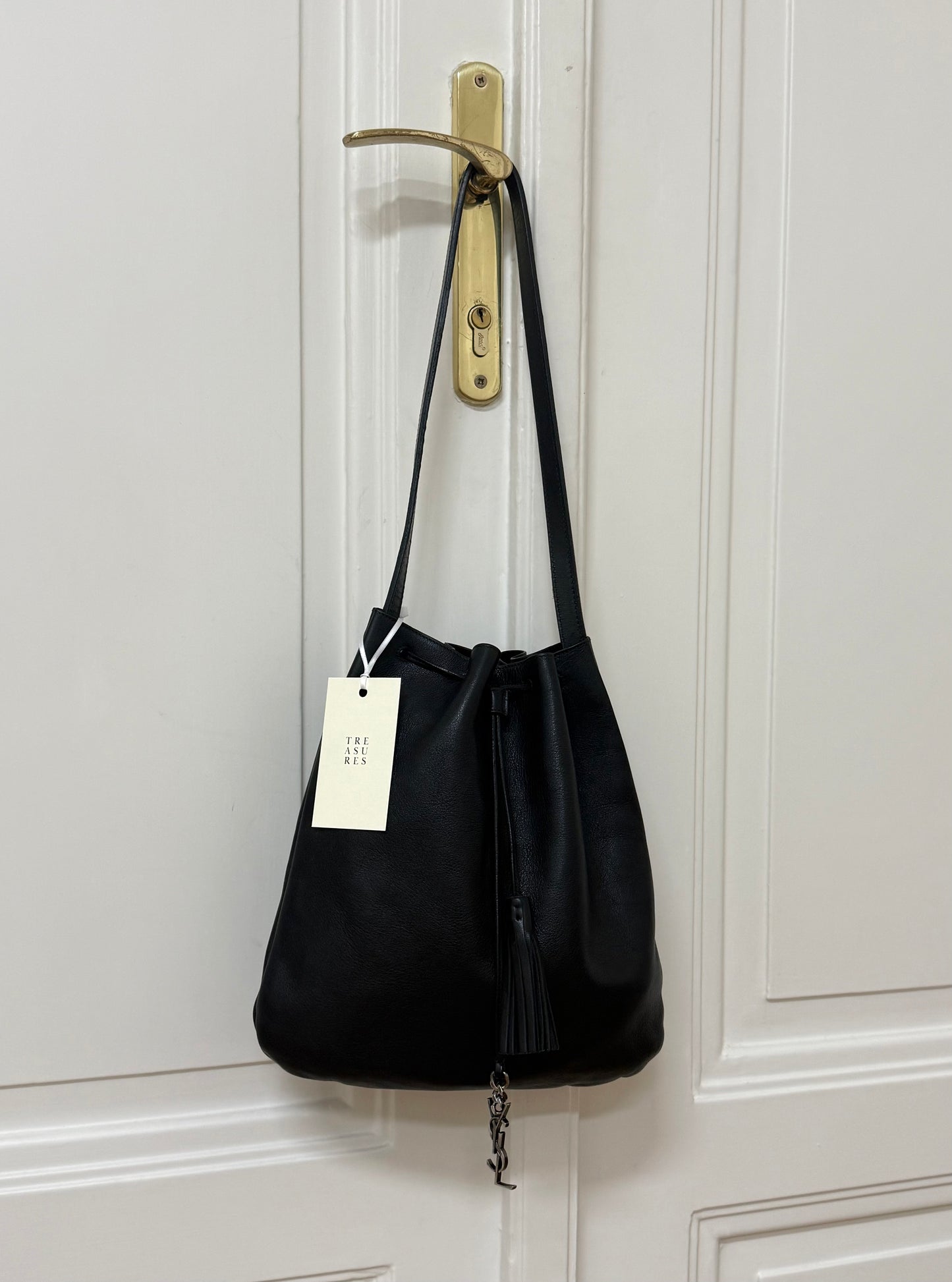 SAINT LAURENT DRAWSTRING BLACK SHOULDER BAG