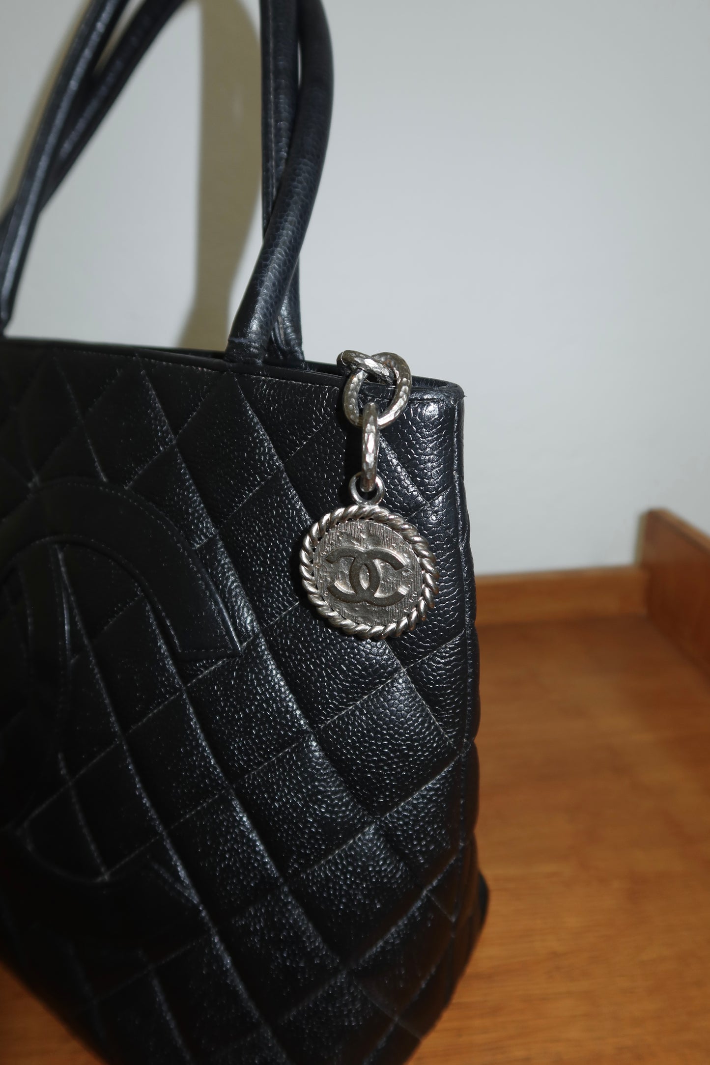 CHANEL CAVIAR MEDALLION TOTE SILVER HW